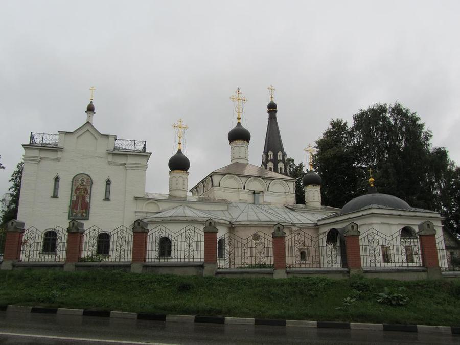 Долгопрудный спас нерукотворный. Храм Спаса Нерукотворного в Долгопрудном. Долгопрудный достопримечательности. Памятники архитектуры города Долгопрудного.